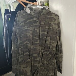 Universal Thread Olive Camouflage Jacket